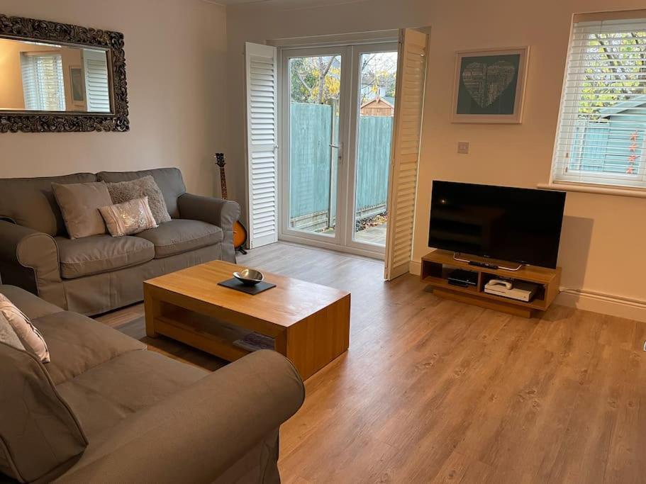 Villa The Old Printworks, With Parking And Patio Garden à Whitstable Extérieur photo