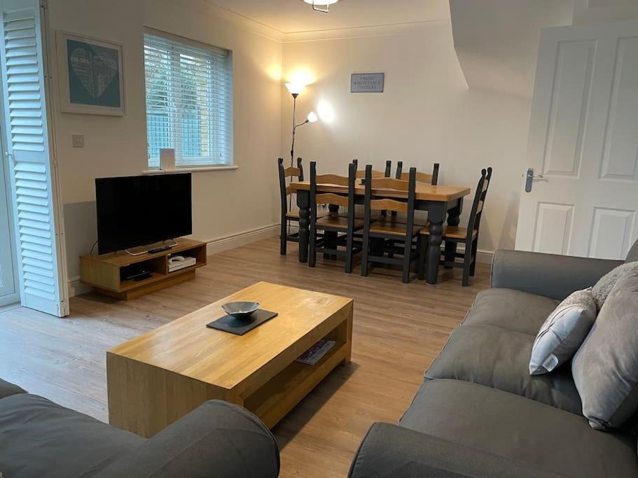 Villa The Old Printworks, With Parking And Patio Garden à Whitstable Extérieur photo
